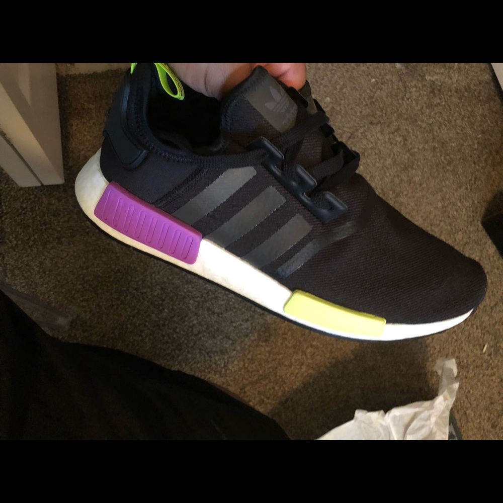 Adidas NMD R1 - Picture 2 of 3